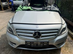 USED ORI MERCEDES BCLASS W246 2012-2018 HALF CUT COMPLETE