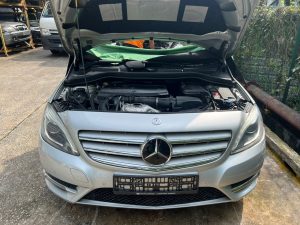 USED ORI MERCEDES BCLASS W246 2012-2018 HALF CUT COMPLETE